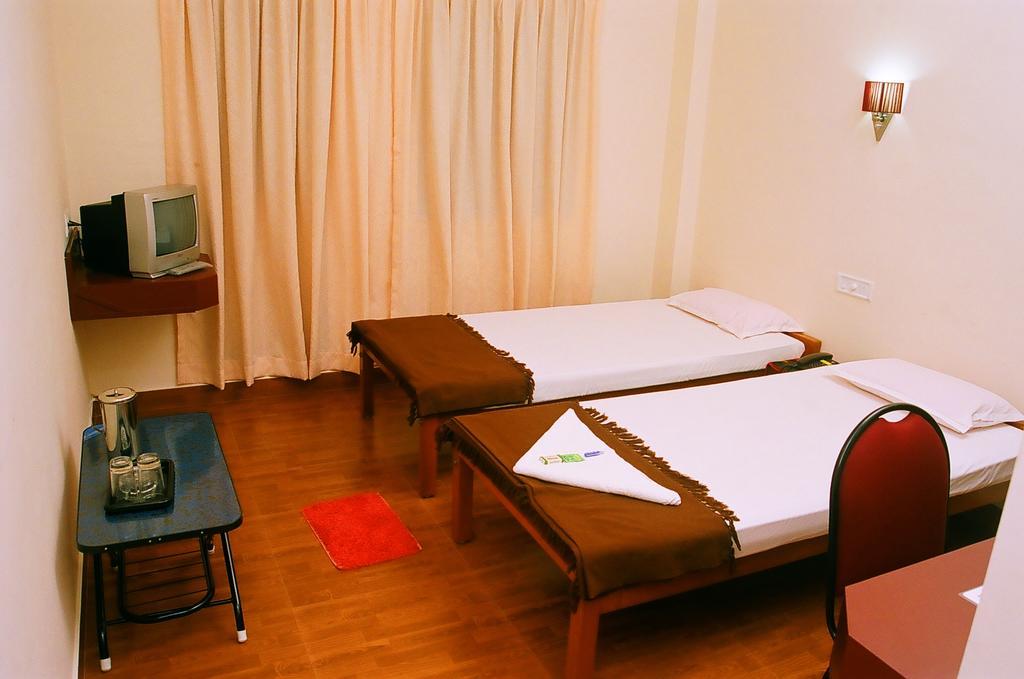 Hotel Srinivas Kochi Phòng bức ảnh