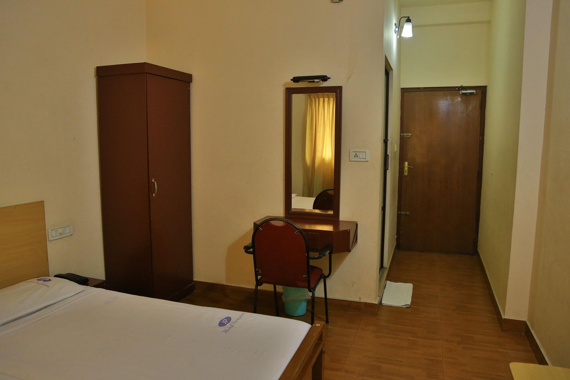 Hotel Srinivas Kochi Ngoại thất bức ảnh