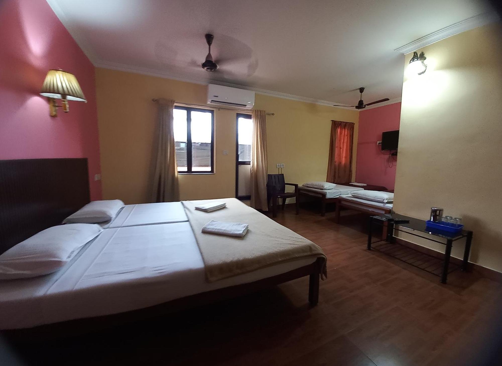 Hotel Srinivas Kochi Ngoại thất bức ảnh