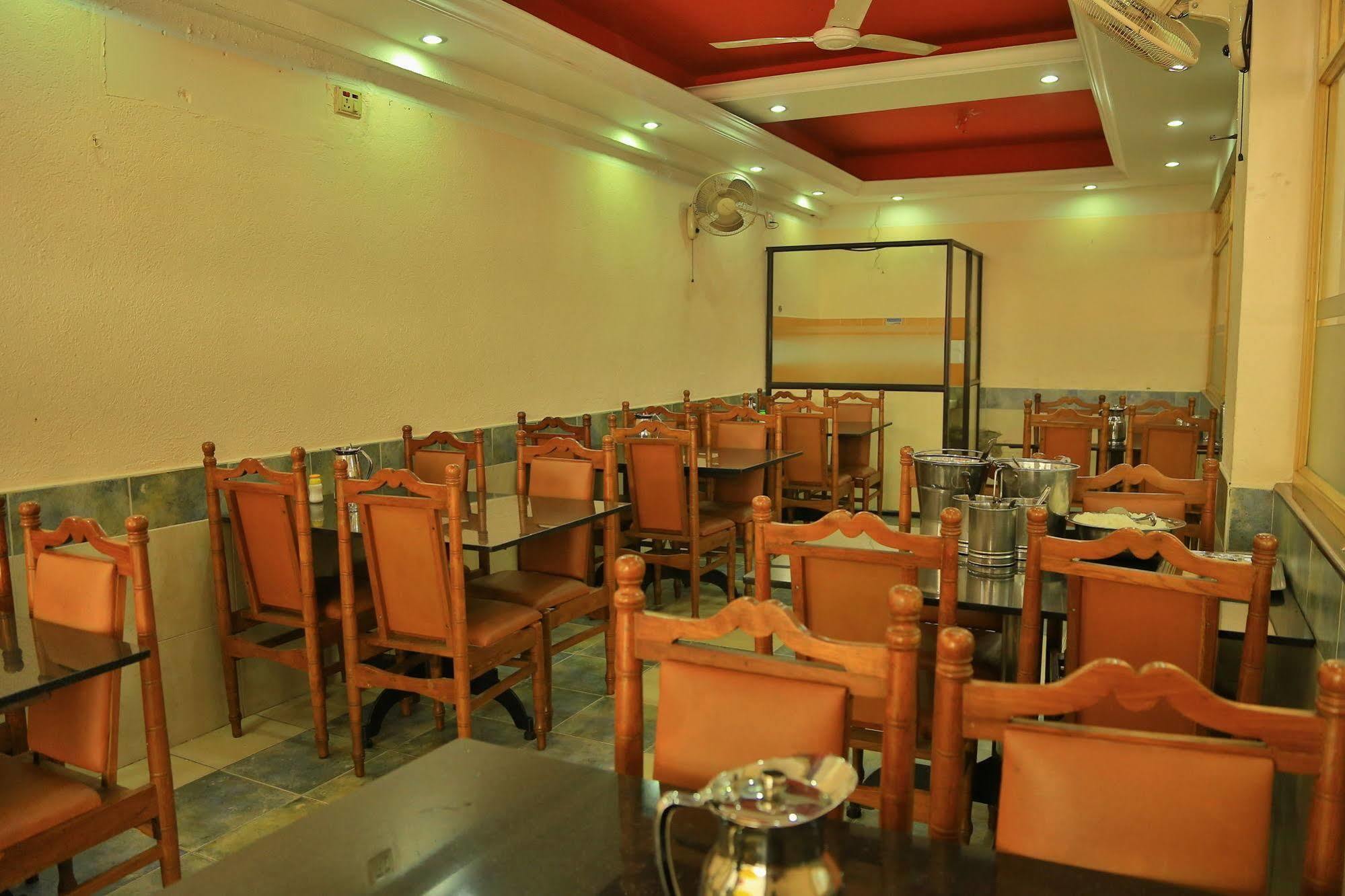 Hotel Srinivas Kochi Ngoại thất bức ảnh