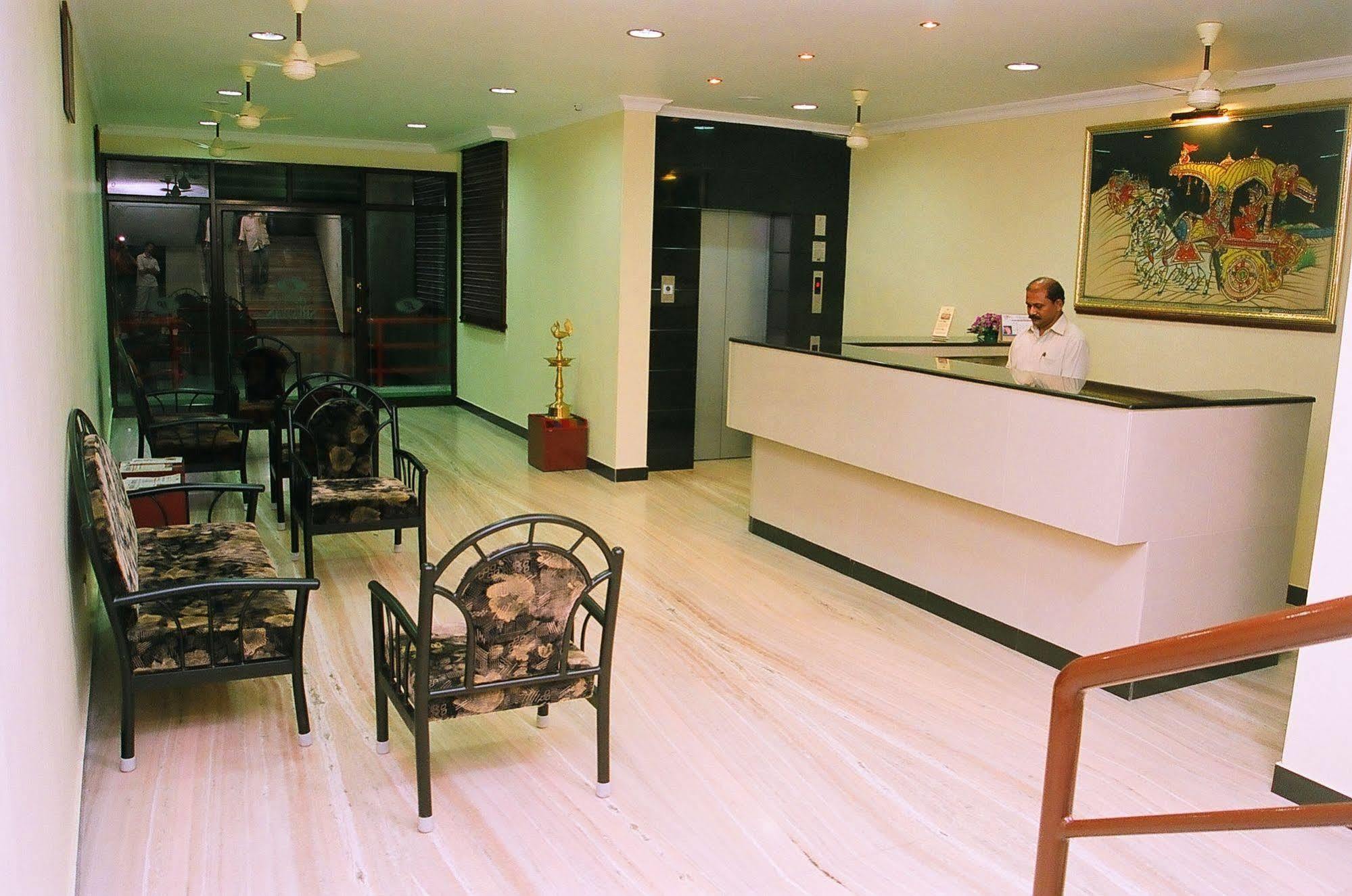 Hotel Srinivas Kochi Ngoại thất bức ảnh