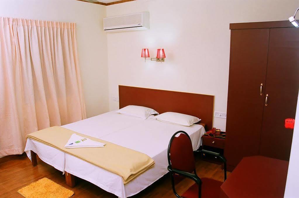 Hotel Srinivas Kochi Ngoại thất bức ảnh